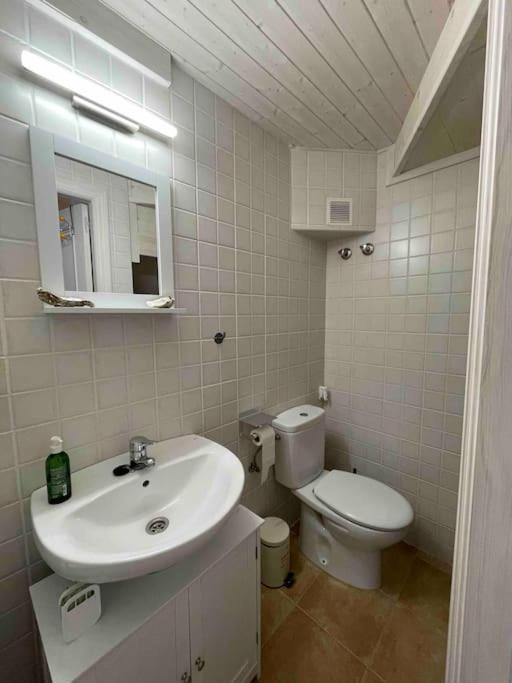 Casa En La Montana Con Piscina De Temporada Villa Arredondo Kültér fotó