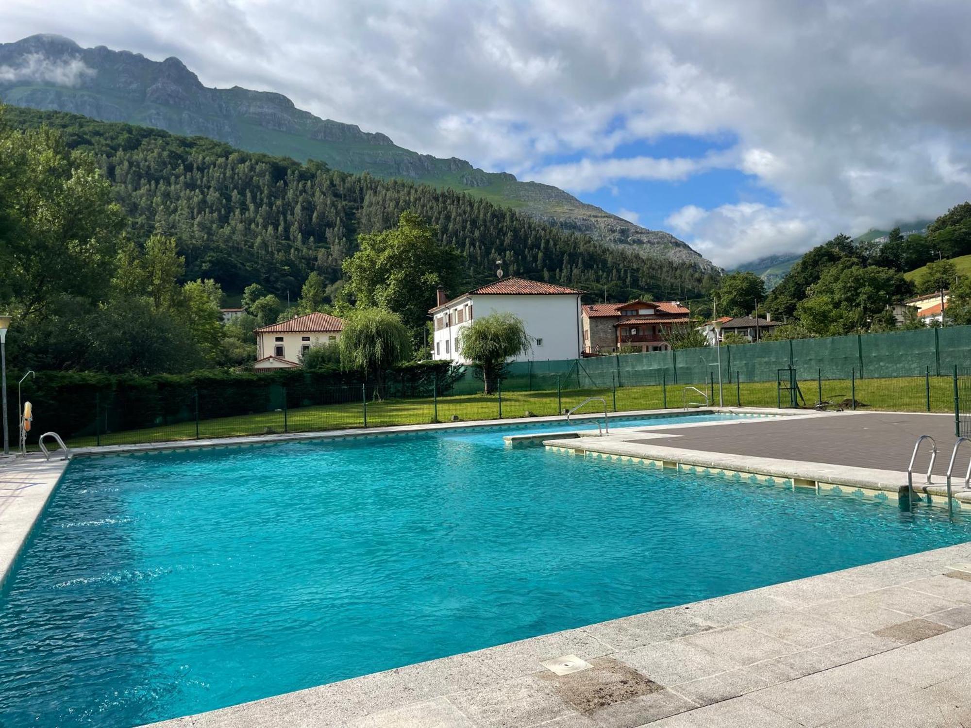 Casa En La Montana Con Piscina De Temporada Villa Arredondo Kültér fotó
